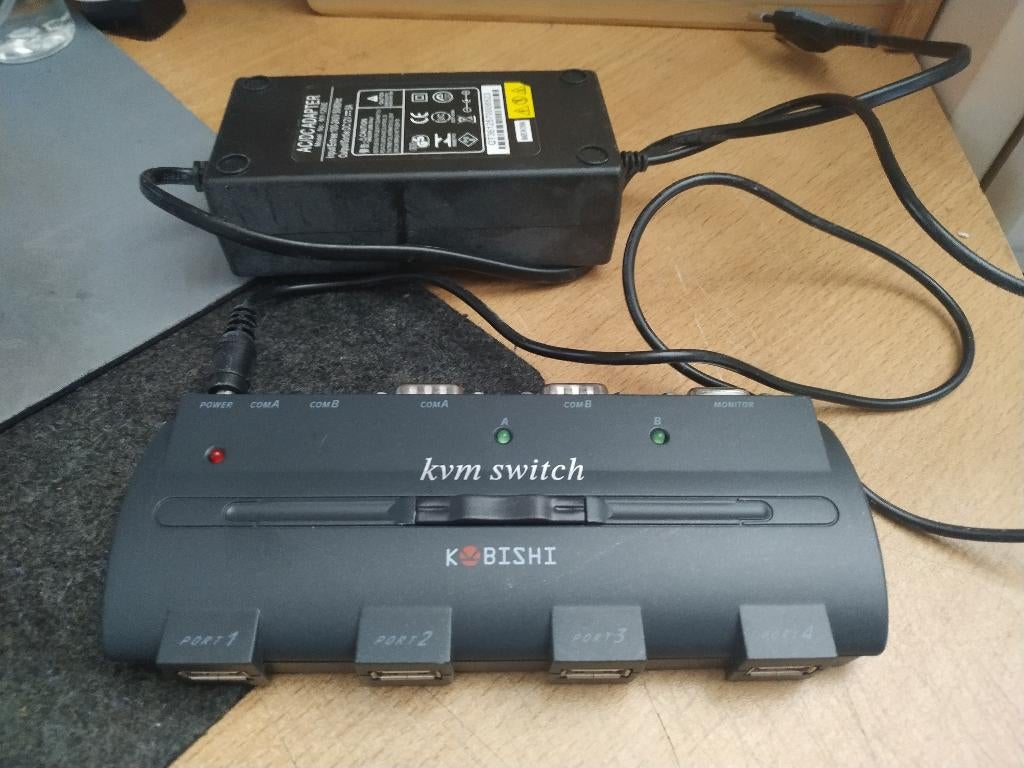 Kobishi kvm switch, Ophalen of Verzenden, Gebruikt