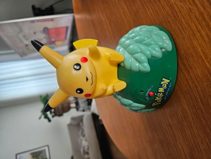 Vintage pikachu trendmasters 1999 werkt prima, Verzamelen, Poppetjes en Figuurtjes, Zo goed als nieuw, Ophalen of Verzenden
