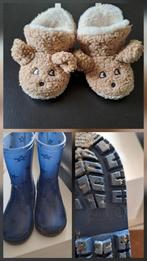 Pantoffels en regenlaarzen maat 21 GRATIS, Kinderen en Baby's, Kinderkleding | Schoenen en Sokken, Ophalen, Gebruikt, Jongen of Meisje
