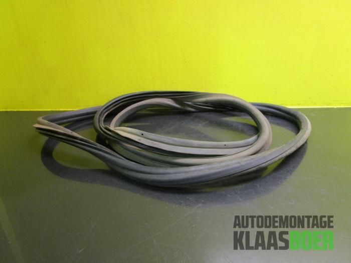 Kofferdeksel Rubber van een Skoda Octavia, Auto-onderdelen, Carrosserie en Plaatwerk, Skoda, Gebruikt, 6 maanden garantie, 12 maanden garantie
