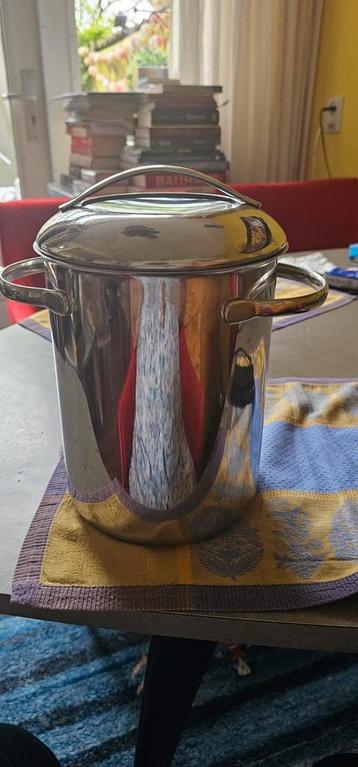 Te koop grote asperges pan beschikbaar voor biedingen