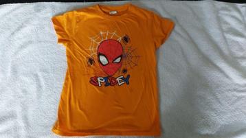 2x t-shirts maat 140 beschikbaar voor biedingen