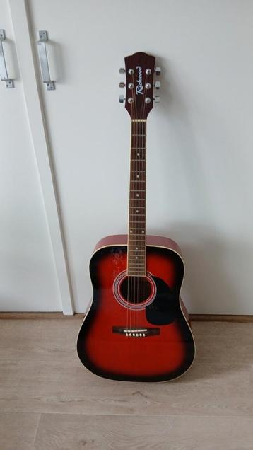 Richwood Western gitaar met gitaartas beschikbaar voor biedingen