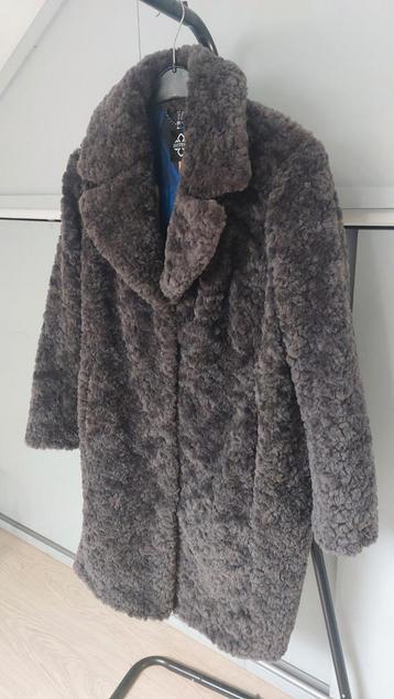 Nieuwe District Furla jas faux fur maat 48 beschikbaar voor biedingen