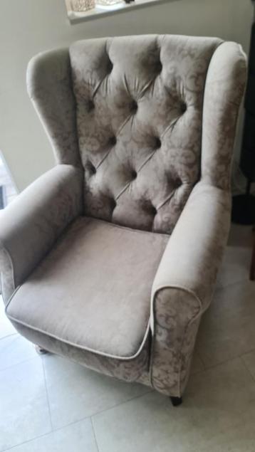 Bruine fauteuil antiek-look beschikbaar voor biedingen