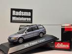 Volkswagen passat B5 Variant - 1:43 Schuco, Hobby en Vrije tijd, Modelauto's | 1:43, Auto, Ophalen of Verzenden, Zo goed als nieuw