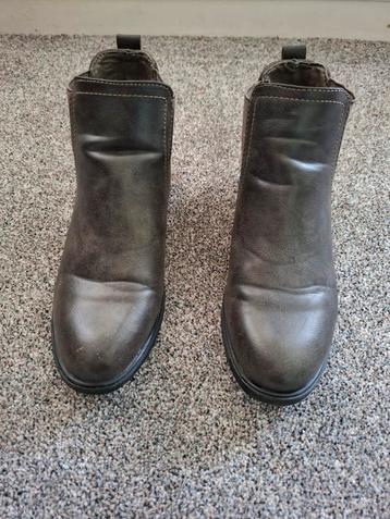 Laarsen  37 beschikbaar voor biedingen