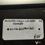 Daihatsu Sirion 1.0 5drs 2002 wagennr 2500085    Zonnekleppe