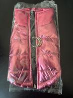 Nieuwe hondenjas maat S – metallic roze met rits & D-ring, Ophalen of Verzenden, Nieuw, Hondenjas