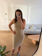Beige Stretch Jurk – Pull & Bear – Maat M, Ophalen of Verzenden, Zo goed als nieuw, Beige, Onder de knie