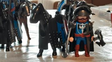 Koning met 3 ridders en paarden beschikbaar voor biedingen