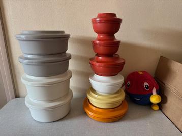 10 TUPPERWARE bewaarschalen schalen - schaal bak met deksel  beschikbaar voor biedingen