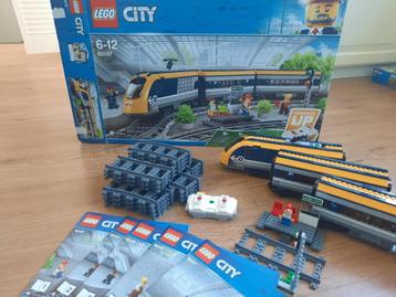 LEGO 60197 – Passagierstrein | Compleet met boekjes en doos beschikbaar voor biedingen