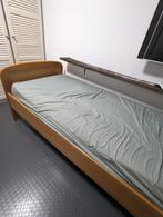 Single cot bed with mattress, Huis en Inrichting, Slaapkamer | Bedden, Ophalen of Verzenden, Zo goed als nieuw