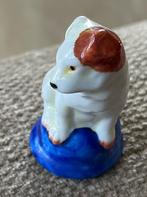 Antiek klein hondje. Waarschijnlijk Staffordshire., Antiek en Kunst, Antiek | Porselein, Verzenden