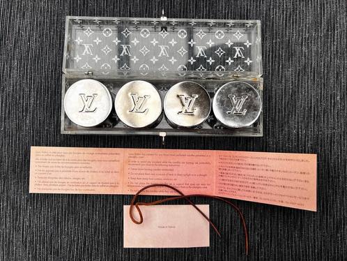 Louis Vuitton reis geurkaarsen, Huis en Inrichting, Woonaccessoires | Kandelaars en Kaarsen, Zo goed als nieuw, Minder dan 25 cm