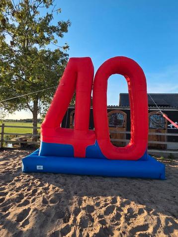 40 luchtfiguur verhuur / te huur.  beschikbaar voor biedingen