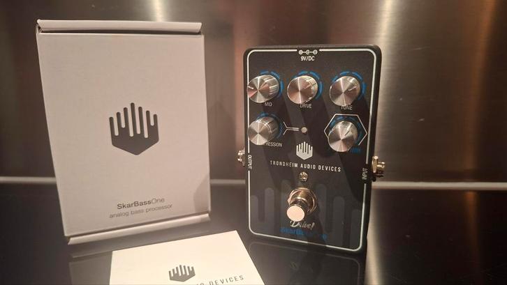 SkarBassOne - Trondheim audio devices - bass preamp, Muziek en Instrumenten, Effecten, Zo goed als nieuw, Distortion, Overdrive of Fuzz