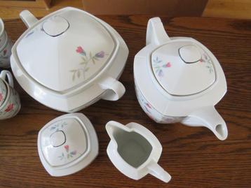 Duits porseleinen thee/koffie servies. beschikbaar voor biedingen
