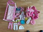 Baby Born pop met kleertjes, wieg. Roze, Kinderen en Baby's, Speelgoed | Poppen, Ophalen, Zo goed als nieuw, Babypop