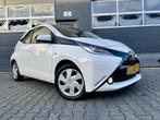 Toyota Aygo 1.0 VVT-i x-play *CRUISE*CAMERA*BLUETOOTH*, Voorwielaandrijving, Stof, Gebruikt, Euro 6
