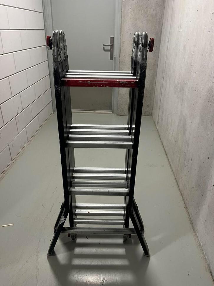 Vouwladder 4x4 sporten te HUUR, Doe-het-zelf en Verbouw, Ladders en Trappen, Gebruikt, Ladder, 4 meter of meer, Opvouwbaar of Inschuifbaar