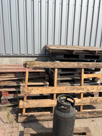 Gratis pallets beschikbaar voor biedingen