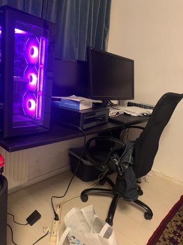 Ikea Bureau tafel beschikbaar voor biedingen