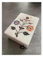 Prachtig kistje speksteen ingelegd met edelstenen 10x7x4 cm, Antiek en Kunst, Ophalen of Verzenden