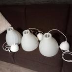 3 witte kunststof hanglampen, Rond, Ophalen of Verzenden, Wit, Zo goed als nieuw