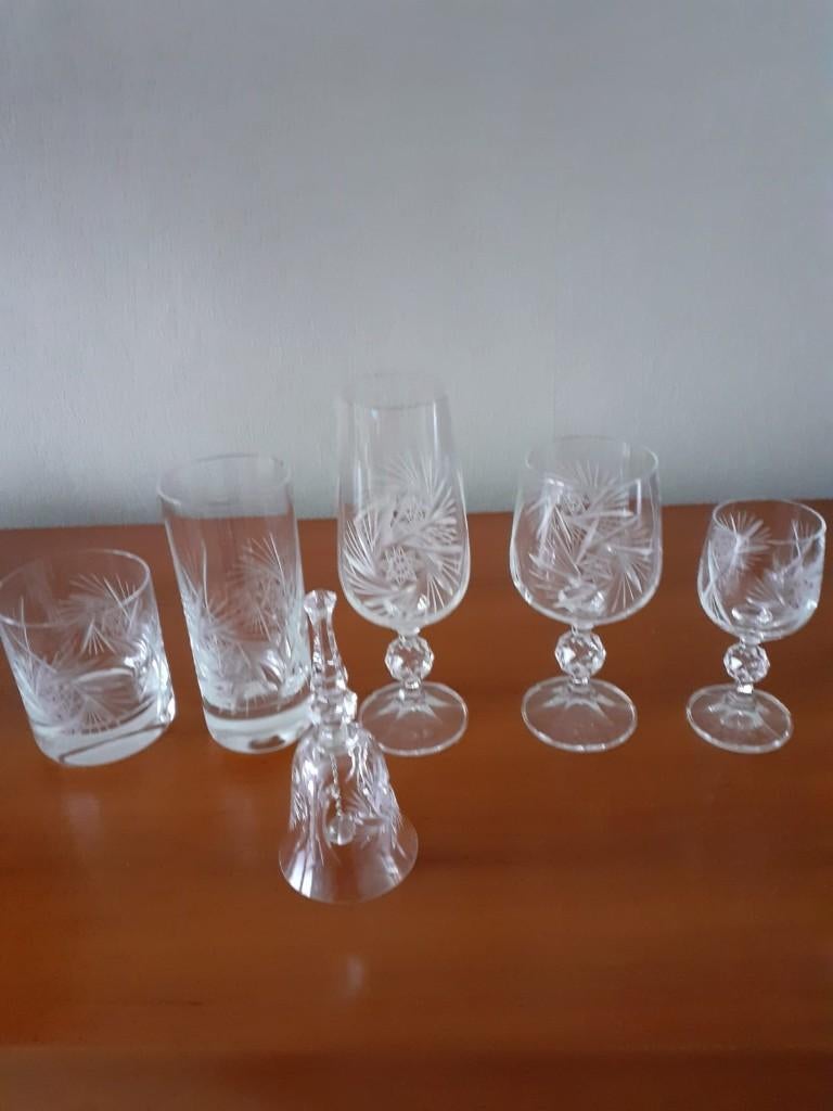 Glazen boheems kristal set 30 glazen en tafelbel, Ophalen