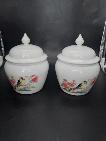 2 vintage opaline potten van AVON  beschikbaar voor biedingen