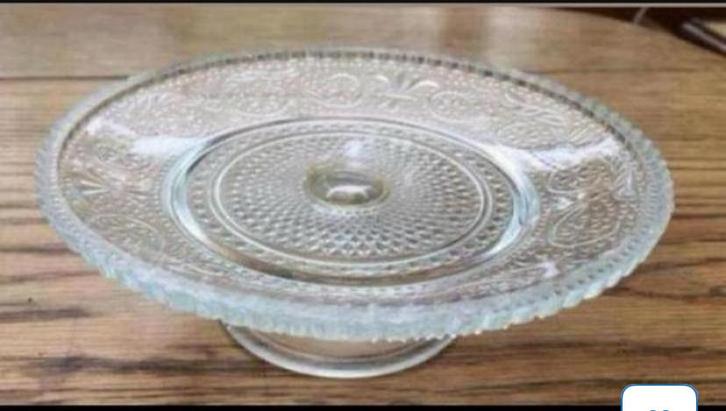 Taart Schaaltje op voet  14,5 cm Glas , Antiek Persglas, Antiek en Kunst, Antiek | Schalen, Ophalen of Verzenden