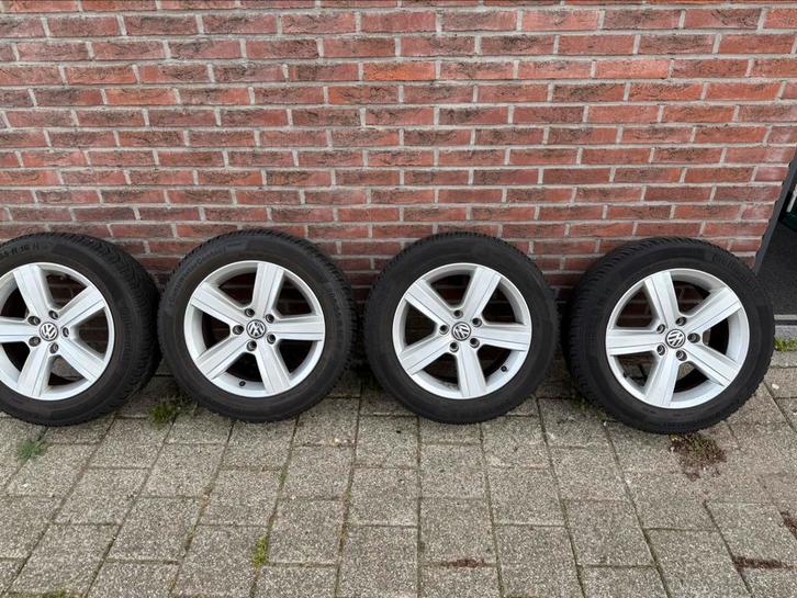 Velgen + winterbanden, Auto-onderdelen, Banden en Velgen, Banden en Velgen, Winterbanden, 16 inch, 205 mm, Personenwagen, Gebruikt