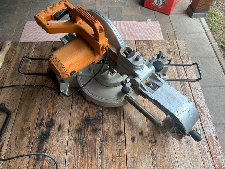 Afkortzaag Atika KGSZ 255, Doe-het-zelf en Verbouw, Gereedschap | Zaagmachines, Zo goed als nieuw, Afkortzaag, 1200 watt of meer