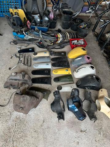 Vespa onderdelen partij beschikbaar voor biedingen