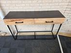 Side table. Mangohout met plaatstaal in nieuwstaat, Huis en Inrichting, Tafels | Sidetables, Ophalen, 100 tot 150 cm, Koloniaal