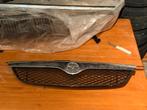 Mazda 323F 2000 grille, Gebruikt, Voor, Ophalen of Verzenden, Mazda
