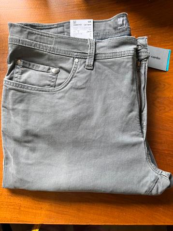 Nieuwe broek van Pierre Cardin, maat 42/34 beschikbaar voor biedingen