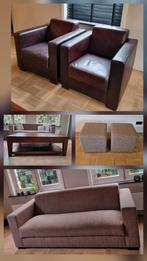 Set van 2 lederen fauteuils, bank, 2 poefjes en salontafel, Huis en Inrichting, Ophalen