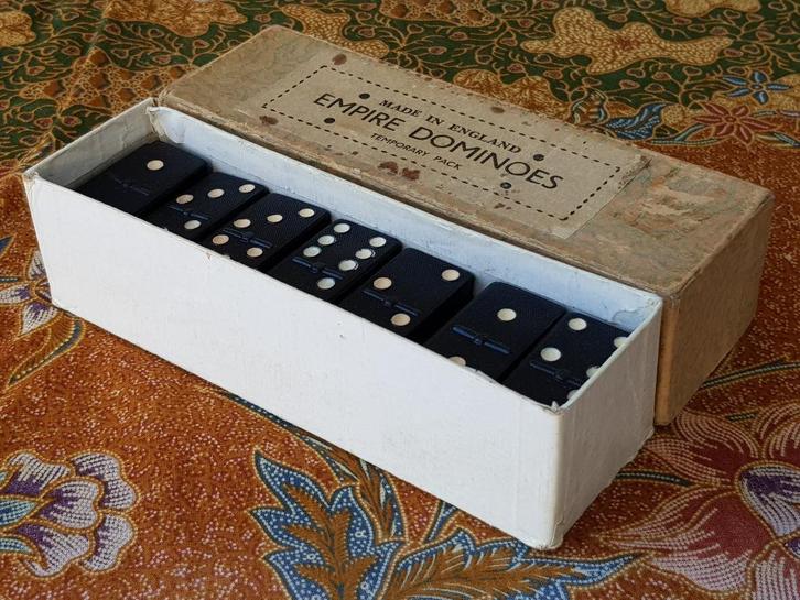 Mooi oud compleet Empire dominospel uit Engeland in de doos., Antiek en Kunst, Antiek | Woonaccessoires, Ophalen of Verzenden