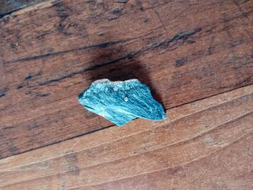 Geslepen kleine Diamant op Matrix beschikbaar voor biedingen