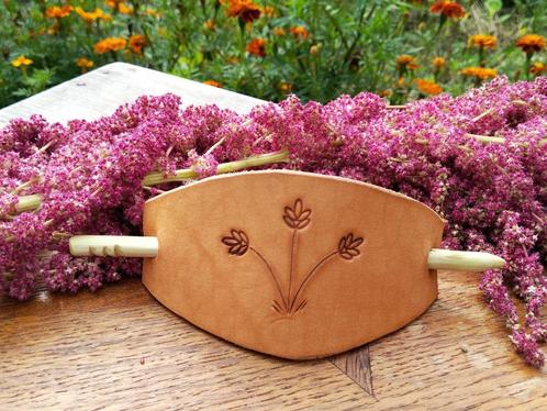 Leren/hout haarspeld, Sieraden, Tassen en Uiterlijk, Tassen | Damestassen, Nieuw, Overige typen, Overige kleuren, Ophalen of Verzenden