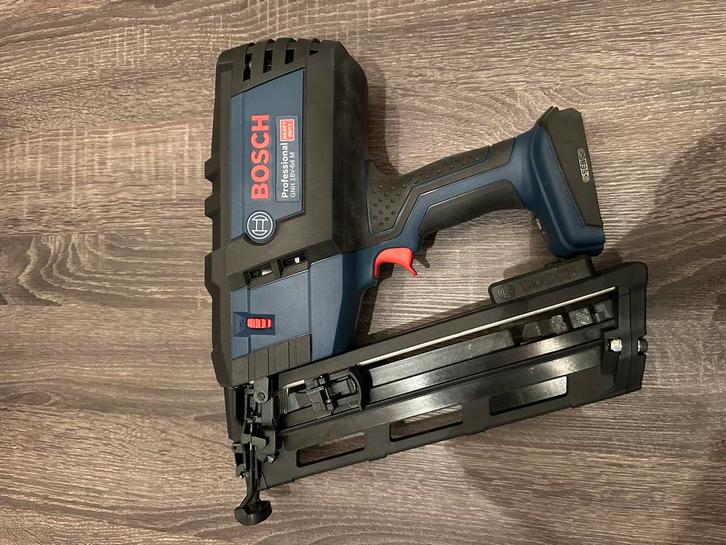 Bosch Professional GNH 18V-64M accu tacker (nieuw), Doe-het-zelf en Verbouw, Gereedschap | Overige machines, Zo goed als nieuw