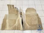 Vloermatten voorzijde L+R crème Mercedes-Benz W124 4-Matic, Ophalen, Gebruikt, -, -