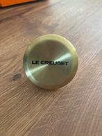 Le Creuset Knop Signature goudkleurig 5.7 cm, Huis en Inrichting, Keuken | Potten en Pannen, Ophalen of Verzenden, Nieuw, Koekenpan of Braadpan
