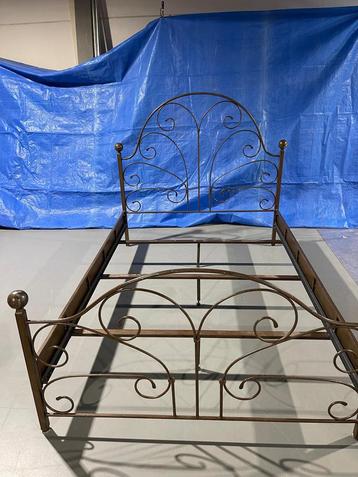 Ijzerenbed handgemaakt 140x200