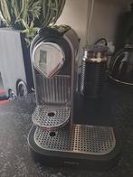 Krups Nespresso Koffiemachine met Melkopschuimer, Gebruikt, Espresso apparaat, Ophalen of Verzenden, 1 kopje