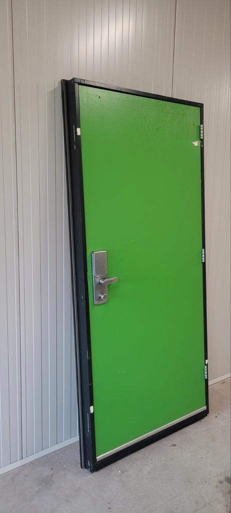 Hardhouten deur met kozijn, brandvertragend., Doe-het-zelf en Verbouw, Deuren en Horren, Ophalen