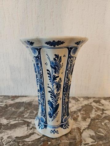 Delfts Blauw Vaasje beschikbaar voor biedingen